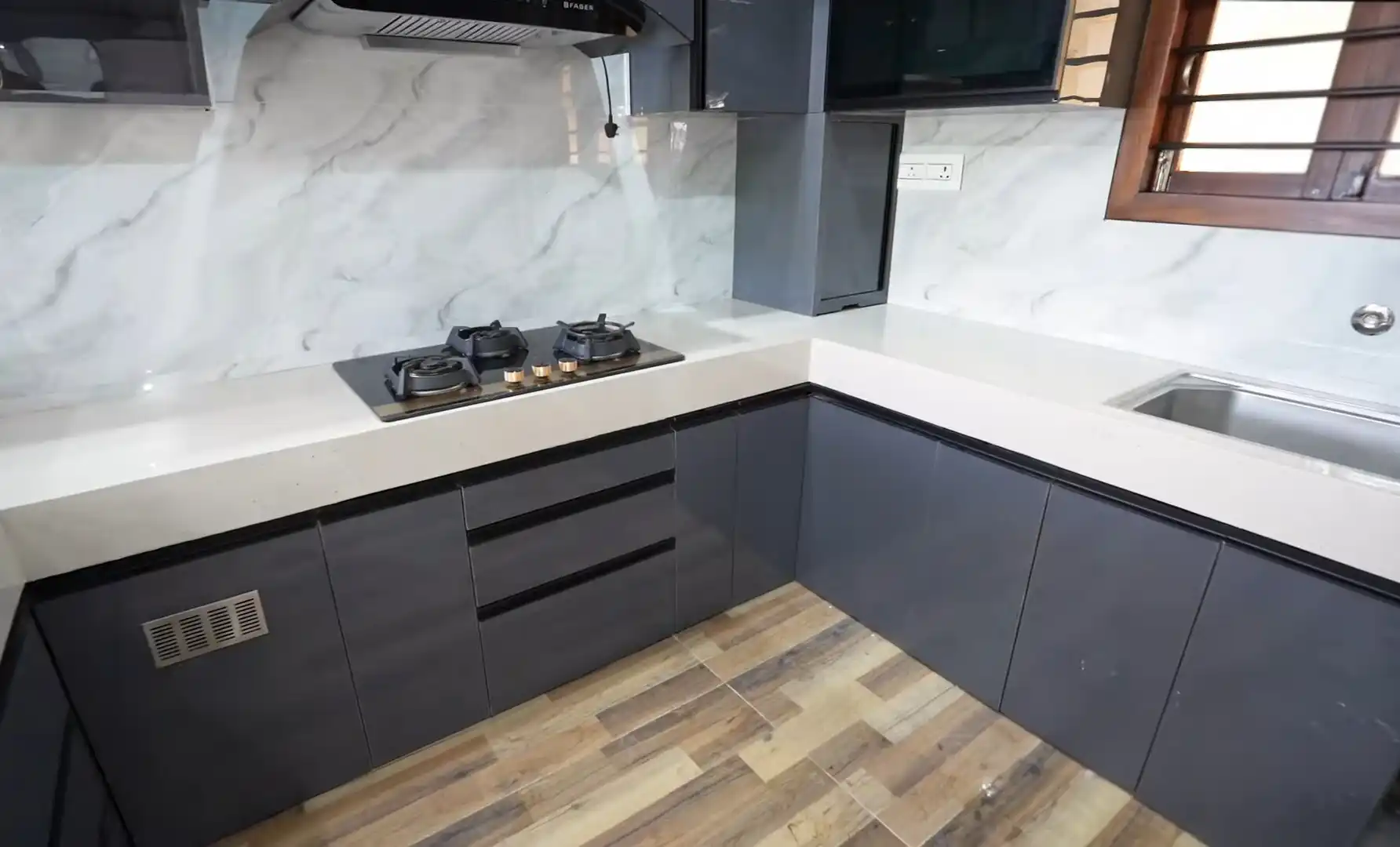 Dark Grey Kitchen with White Countertops & Marble Backsplash – Modern Design Ideas 2026